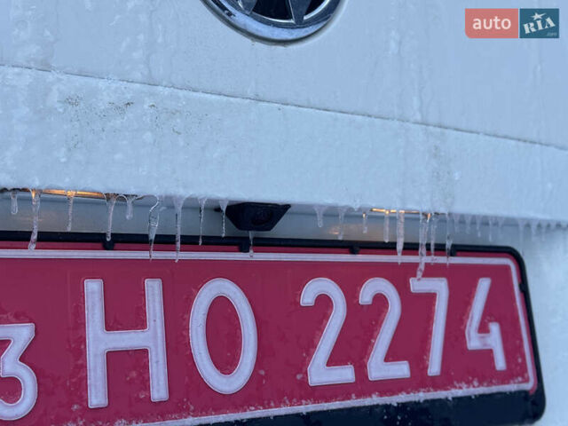 Белый Фольксваген Мультиван, объемом двигателя 2 л и пробегом 221 тыс. км за 26500 $, фото 17 на Automoto.ua