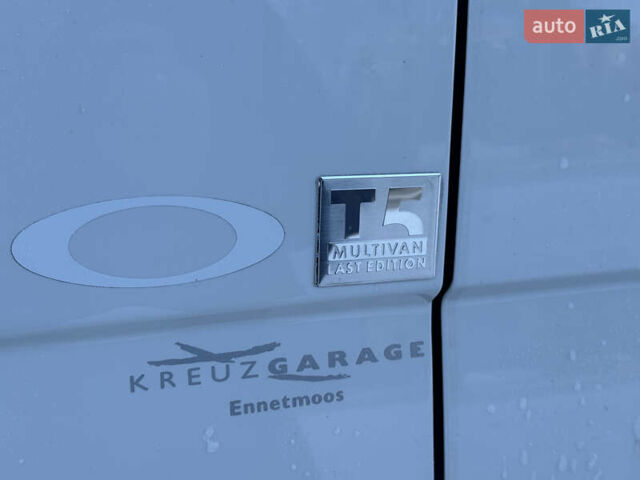 Белый Фольксваген Мультиван, объемом двигателя 2 л и пробегом 221 тыс. км за 26500 $, фото 15 на Automoto.ua