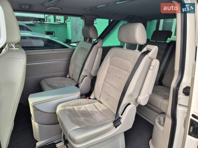 Білий Фольксваген Мультиван, об'ємом двигуна 1.97 л та пробігом 184 тис. км за 35300 $, фото 7 на Automoto.ua