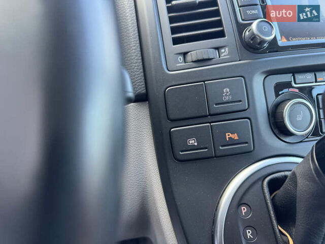 Белый Фольксваген Мультиван, объемом двигателя 2 л и пробегом 221 тыс. км за 26500 $, фото 43 на Automoto.ua