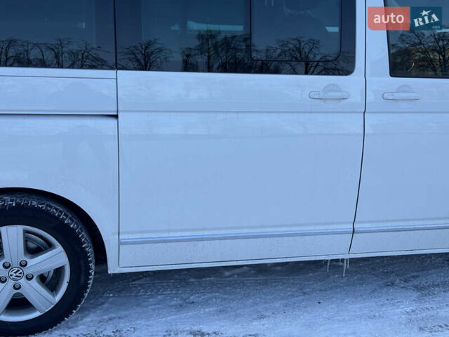 Белый Фольксваген Мультиван, объемом двигателя 2 л и пробегом 221 тыс. км за 26500 $, фото 25 на Automoto.ua