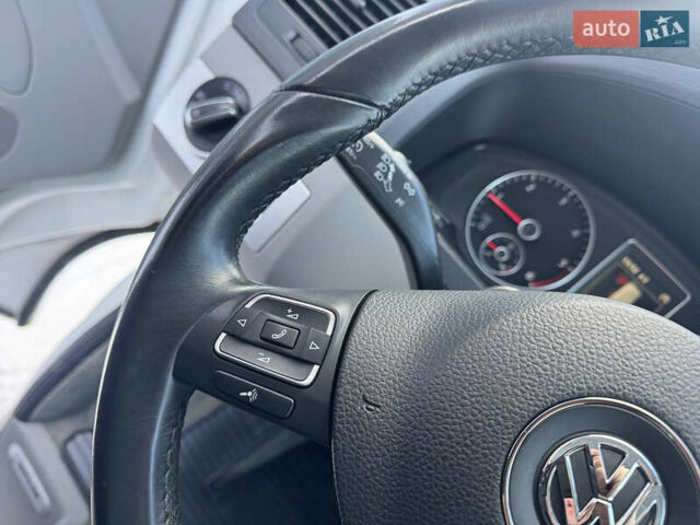 Белый Фольксваген Мультиван, объемом двигателя 2 л и пробегом 221 тыс. км за 26500 $, фото 40 на Automoto.ua