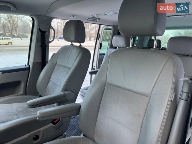 Белый Фольксваген Мультиван, объемом двигателя 2 л и пробегом 221 тыс. км за 26500 $, фото 38 на Automoto.ua