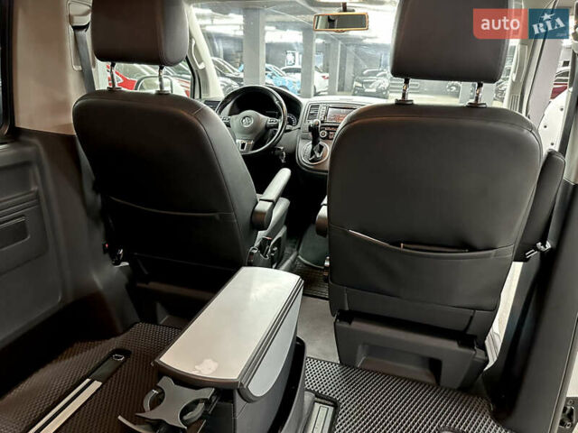 Белый Фольксваген Мультиван, объемом двигателя 1.97 л и пробегом 224 тыс. км за 35000 $, фото 21 на Automoto.ua