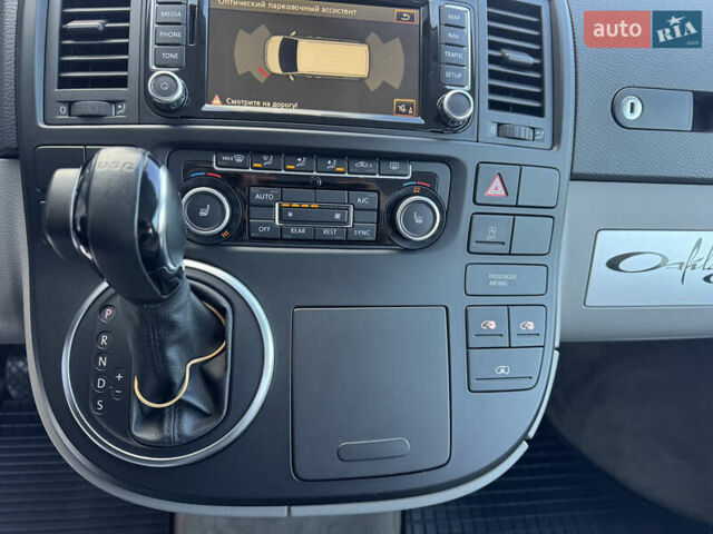 Белый Фольксваген Мультиван, объемом двигателя 2 л и пробегом 221 тыс. км за 26500 $, фото 36 на Automoto.ua