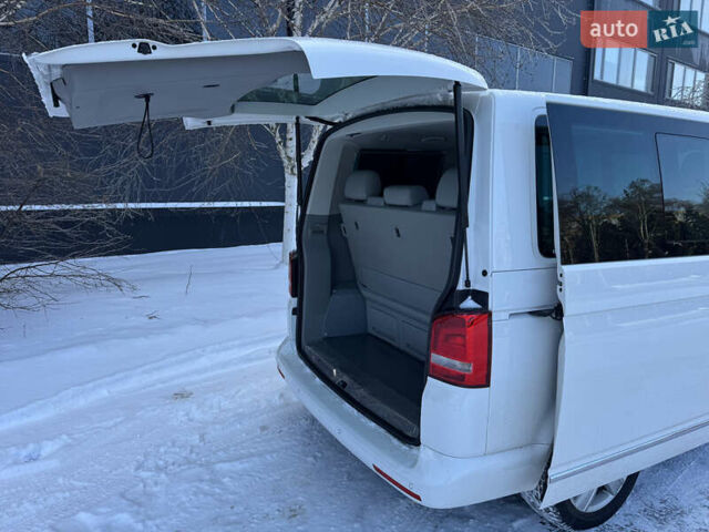 Белый Фольксваген Мультиван, объемом двигателя 2 л и пробегом 221 тыс. км за 26500 $, фото 58 на Automoto.ua