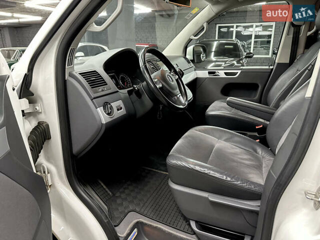 Белый Фольксваген Мультиван, объемом двигателя 1.97 л и пробегом 224 тыс. км за 35000 $, фото 9 на Automoto.ua