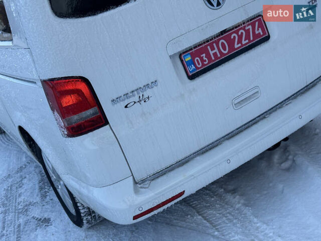 Белый Фольксваген Мультиван, объемом двигателя 2 л и пробегом 221 тыс. км за 26500 $, фото 16 на Automoto.ua
