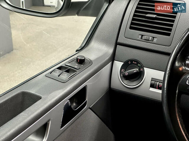 Белый Фольксваген Мультиван, объемом двигателя 1.97 л и пробегом 224 тыс. км за 35000 $, фото 26 на Automoto.ua