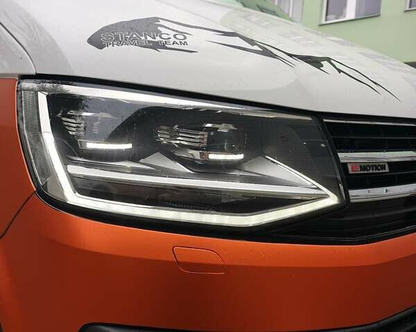 Фольксваген Мультиван 2016 в Черкассах на Automoto.ua Белый Фольксваген Мультиван, объемом двигателя 1.98 л и пробегом 200 тыс. км за 49000 $, фото 8 на Automoto.ua