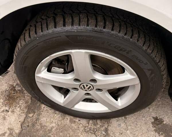 Білий Фольксваген Мультиван, об'ємом двигуна 1.97 л та пробігом 355 тис. км за 28700 $, фото 12 на Automoto.ua