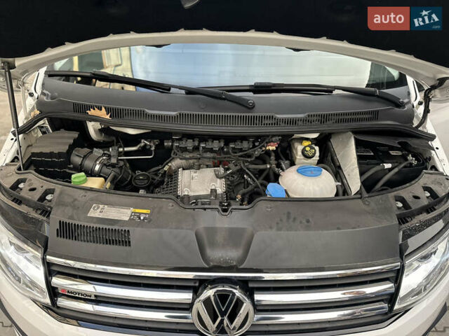 Белый Фольксваген Мультиван, объемом двигателя 2 л и пробегом 230 тыс. км за 36900 $, фото 34 на Automoto.ua