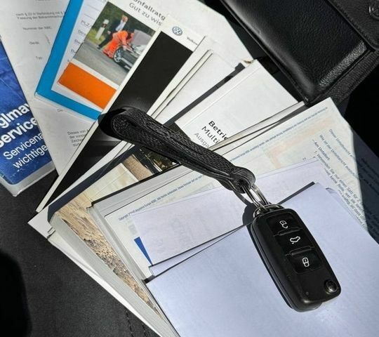 Белый Фольксваген Мультиван, объемом двигателя 1.97 л и пробегом 359 тыс. км за 28000 $, фото 45 на Automoto.ua