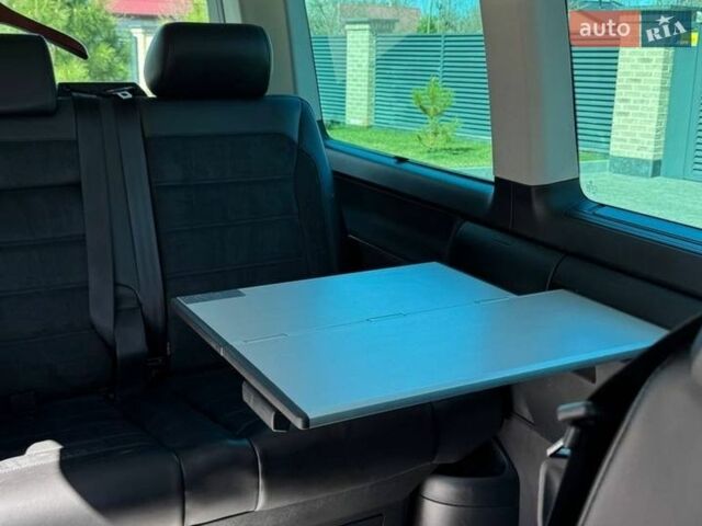 Білий Фольксваген Мультиван, об'ємом двигуна 1.97 л та пробігом 359 тис. км за 28000 $, фото 35 на Automoto.ua