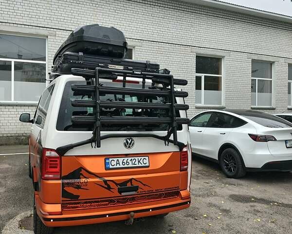 Фольксваген Мультиван 2016 в Черкассах на Automoto.ua Белый Фольксваген Мультиван, объемом двигателя 1.98 л и пробегом 200 тыс. км за 49000 $, фото 6 на Automoto.ua