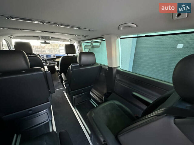 Белый Фольксваген Мультиван, объемом двигателя 2 л и пробегом 230 тыс. км за 36900 $, фото 23 на Automoto.ua