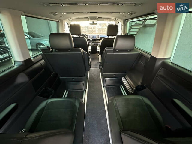 Белый Фольксваген Мультиван, объемом двигателя 2 л и пробегом 230 тыс. км за 36900 $, фото 21 на Automoto.ua