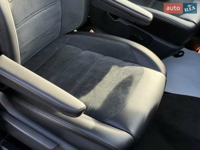 Белый Фольксваген Мультиван, объемом двигателя 1.98 л и пробегом 225 тыс. км за 34999 $, фото 36 на Automoto.ua