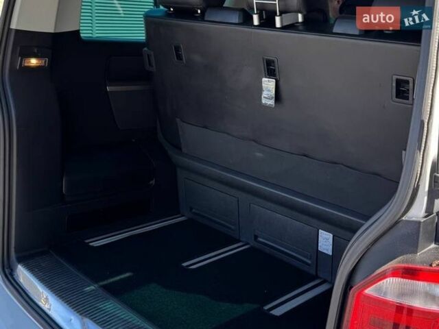 Білий Фольксваген Мультиван, об'ємом двигуна 1.97 л та пробігом 359 тис. км за 28000 $, фото 44 на Automoto.ua