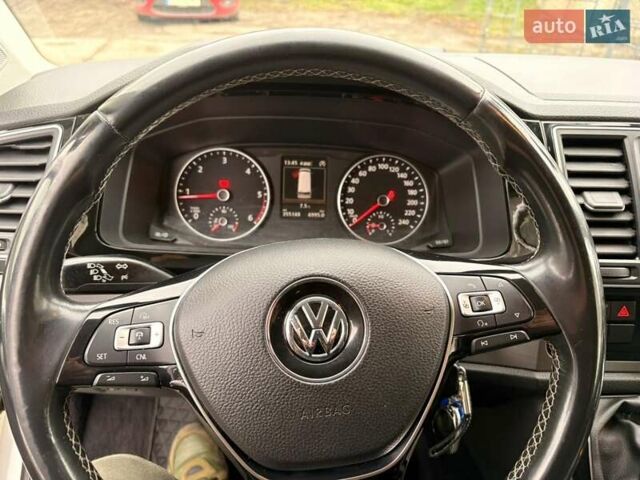 Білий Фольксваген Мультиван, об'ємом двигуна 1.97 л та пробігом 355 тис. км за 28700 $, фото 8 на Automoto.ua