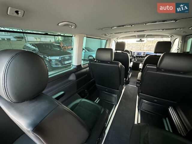 Белый Фольксваген Мультиван, объемом двигателя 2 л и пробегом 230 тыс. км за 36900 $, фото 22 на Automoto.ua