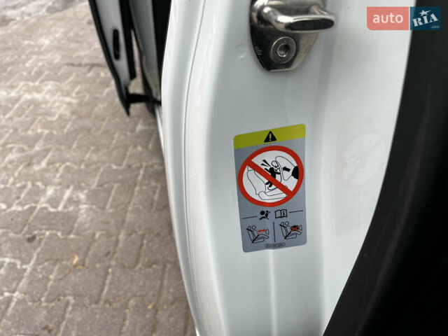 Білий Фольксваген Мультиван, об'ємом двигуна 1.97 л та пробігом 103 тис. км за 36900 $, фото 39 на Automoto.ua