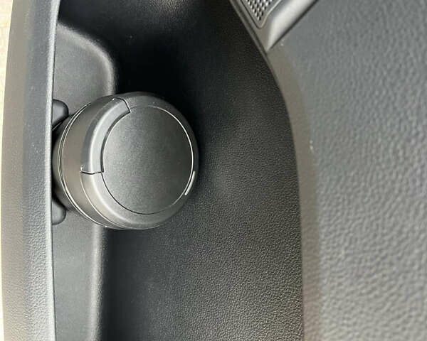 Білий Фольксваген Мультиван, об'ємом двигуна 1.97 л та пробігом 103 тис. км за 36900 $, фото 46 на Automoto.ua