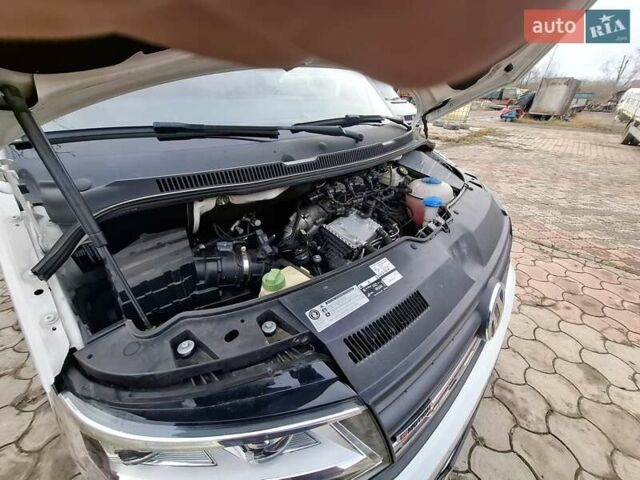 Білий Фольксваген Мультиван, об'ємом двигуна 1.97 л та пробігом 128 тис. км за 58000 $, фото 12 на Automoto.ua