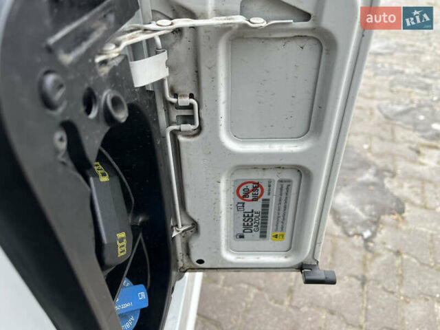 Білий Фольксваген Мультиван, об'ємом двигуна 1.97 л та пробігом 103 тис. км за 36900 $, фото 80 на Automoto.ua