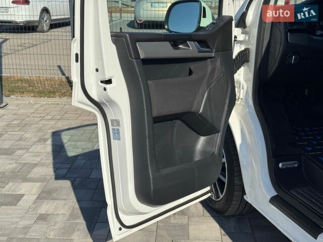 Белый Фольксваген Мультиван, объемом двигателя 2 л и пробегом 195 тыс. км за 39900 $, фото 13 на Automoto.ua