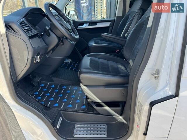 Белый Фольксваген Мультиван, объемом двигателя 2 л и пробегом 195 тыс. км за 39900 $, фото 20 на Automoto.ua