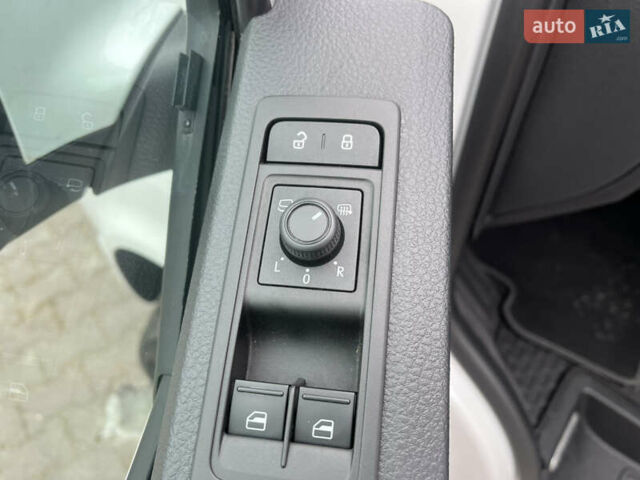 Білий Фольксваген Мультиван, об'ємом двигуна 1.97 л та пробігом 103 тис. км за 36900 $, фото 60 на Automoto.ua