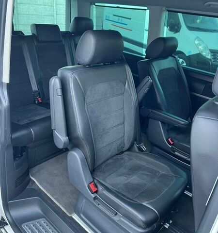 Білий Фольксваген Мультиван, об'ємом двигуна 0 л та пробігом 200 тис. км за 35800 $, фото 18 на Automoto.ua