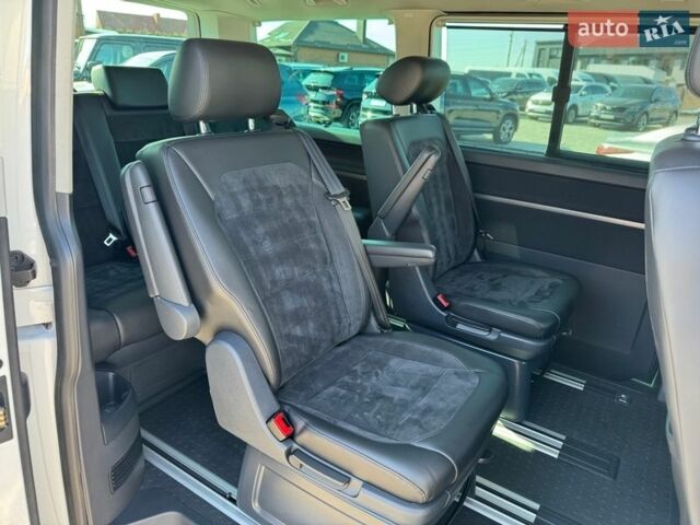 Белый Фольксваген Мультиван, объемом двигателя 2 л и пробегом 195 тыс. км за 39900 $, фото 29 на Automoto.ua