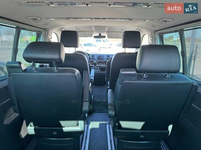 Белый Фольксваген Мультиван, объемом двигателя 2 л и пробегом 195 тыс. км за 39900 $, фото 4 на Automoto.ua