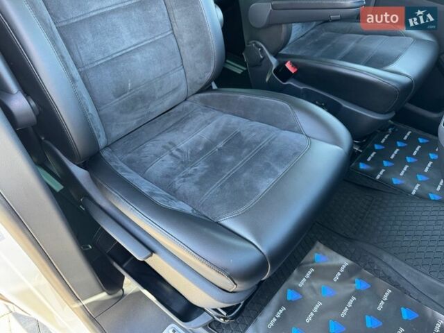 Белый Фольксваген Мультиван, объемом двигателя 2 л и пробегом 195 тыс. км за 39900 $, фото 36 на Automoto.ua