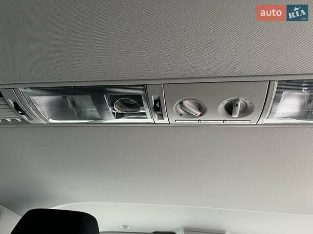 Білий Фольксваген Мультиван, об'ємом двигуна 1.97 л та пробігом 103 тис. км за 36900 $, фото 44 на Automoto.ua