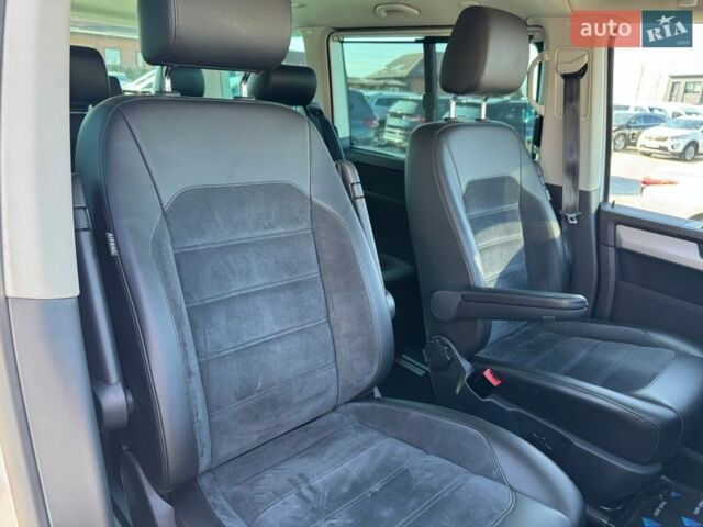 Белый Фольксваген Мультиван, объемом двигателя 2 л и пробегом 195 тыс. км за 39900 $, фото 37 на Automoto.ua