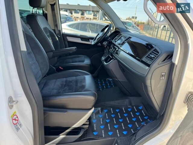 Белый Фольксваген Мультиван, объемом двигателя 2 л и пробегом 195 тыс. км за 39900 $, фото 38 на Automoto.ua