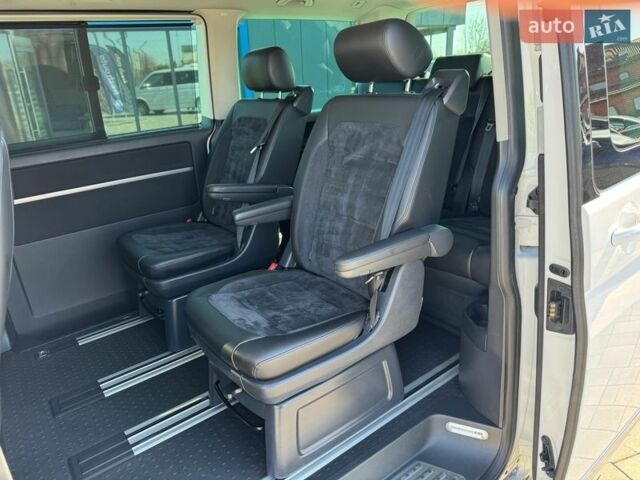 Белый Фольксваген Мультиван, объемом двигателя 2 л и пробегом 195 тыс. км за 39900 $, фото 26 на Automoto.ua