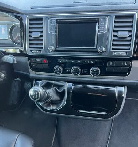 Білий Фольксваген Мультиван, об'ємом двигуна 0 л та пробігом 200 тис. км за 35800 $, фото 13 на Automoto.ua