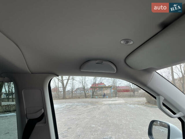 Білий Фольксваген Мультиван, об'ємом двигуна 1.97 л та пробігом 103 тис. км за 36900 $, фото 43 на Automoto.ua