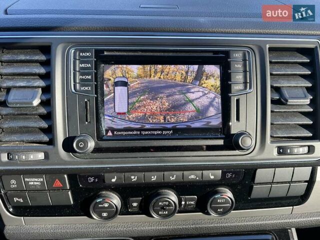 Білий Фольксваген Мультиван, об'ємом двигуна 1.97 л та пробігом 230 тис. км за 43000 $, фото 46 на Automoto.ua