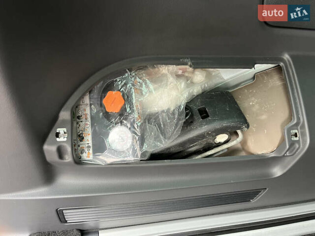 Білий Фольксваген Мультиван, об'ємом двигуна 1.97 л та пробігом 103 тис. км за 36900 $, фото 34 на Automoto.ua