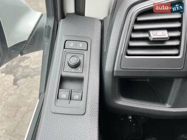 Білий Фольксваген Мультиван, об'ємом двигуна 1.97 л та пробігом 103 тис. км за 36900 $, фото 77 на Automoto.ua