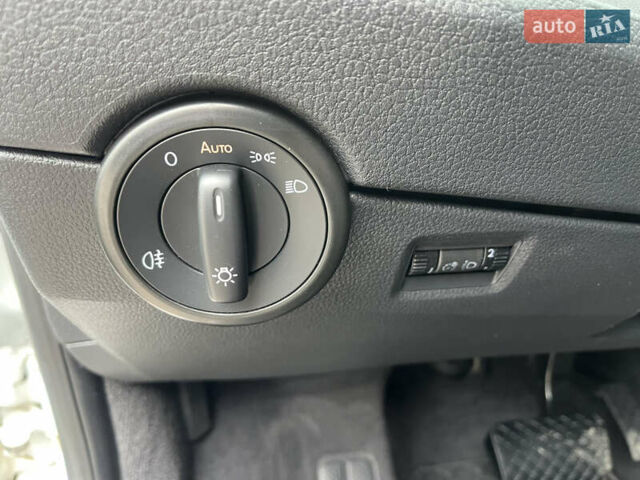 Білий Фольксваген Мультиван, об'ємом двигуна 1.97 л та пробігом 103 тис. км за 36900 $, фото 78 на Automoto.ua