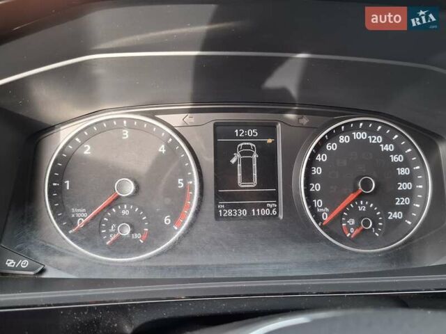 Білий Фольксваген Мультиван, об'ємом двигуна 1.97 л та пробігом 128 тис. км за 58000 $, фото 11 на Automoto.ua