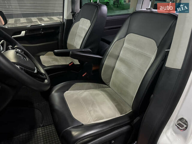 Белый Фольксваген Мультиван, объемом двигателя 2 л и пробегом 204 тыс. км за 42700 $, фото 14 на Automoto.ua