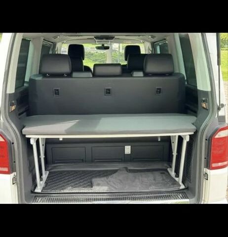 Белый Фольксваген Мультиван, объемом двигателя 2 л и пробегом 200 тыс. км за 43000 $, фото 16 на Automoto.ua