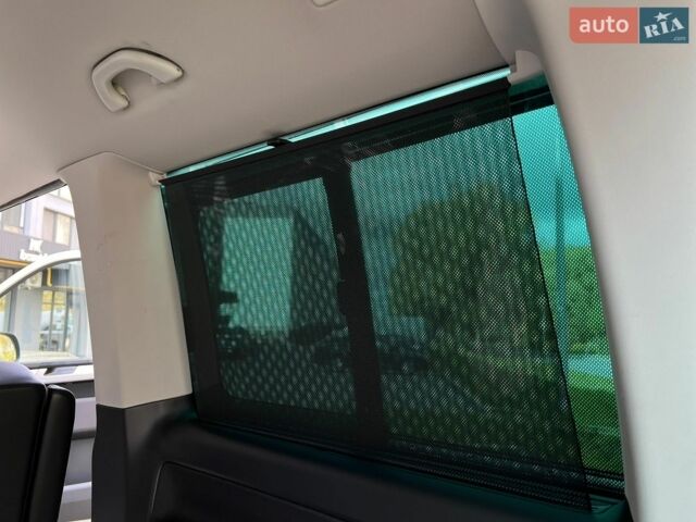 Білий Фольксваген Мультиван, об'ємом двигуна 2 л та пробігом 150 тис. км за 42999 $, фото 67 на Automoto.ua
